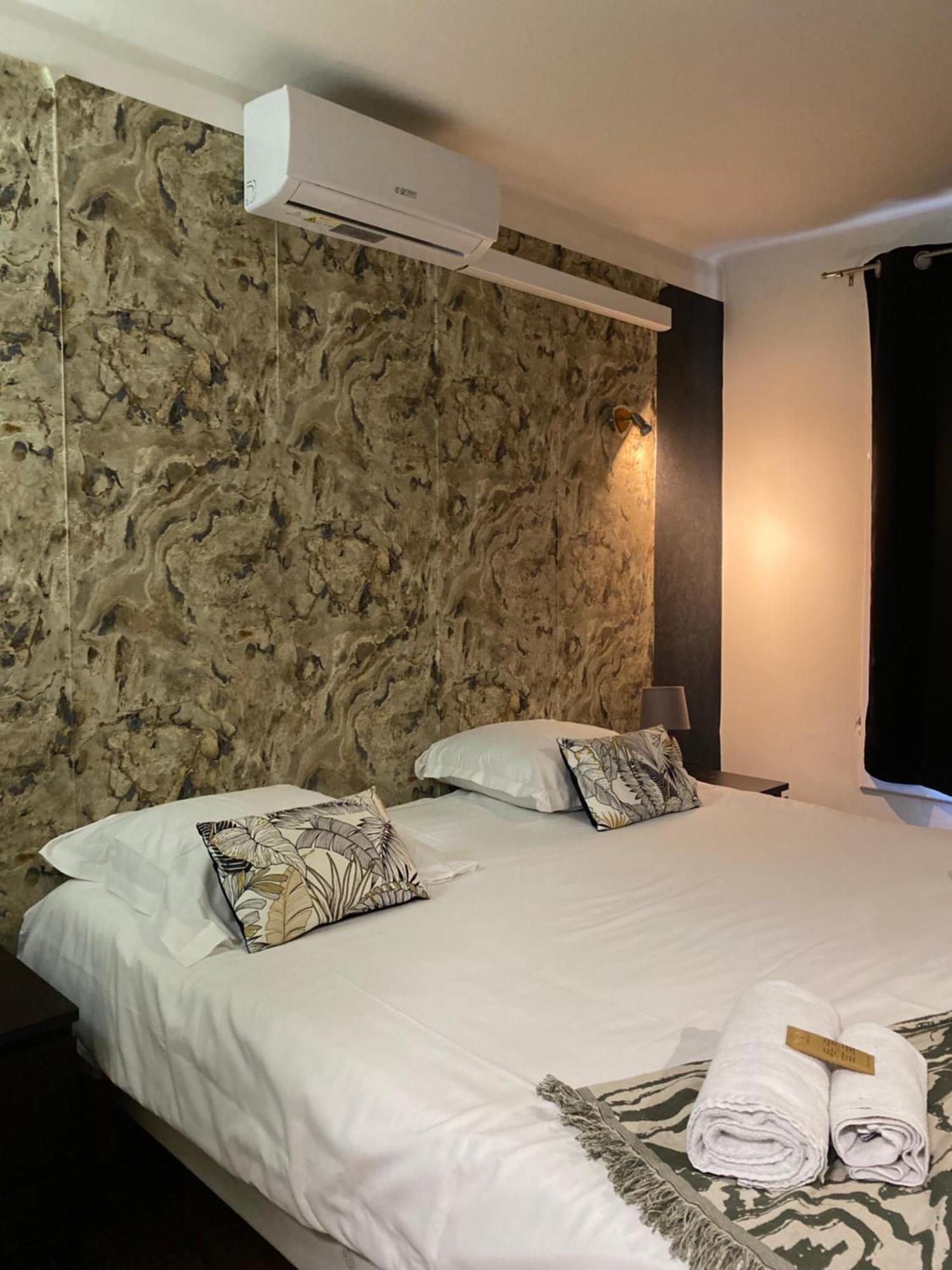 Hotel Des Beaux Arts Chambéry Buitenkant foto